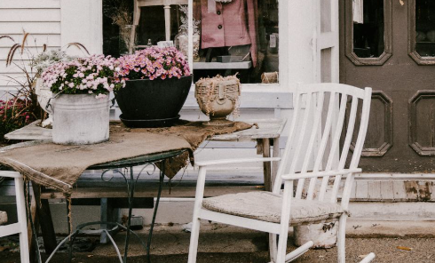 7 Outdoor Decor Ideas to Transform Your Yard into a Charming Retreat