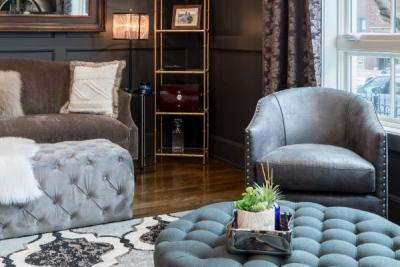 Accent Table/Stools Styling