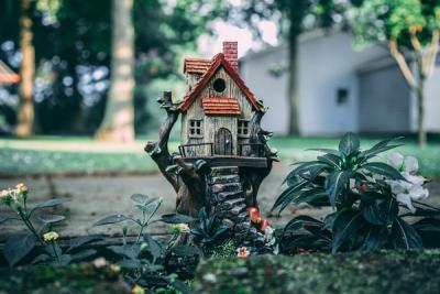 Build Your Own Sanctuary: DIY Beautifully Crafted Birdhouses